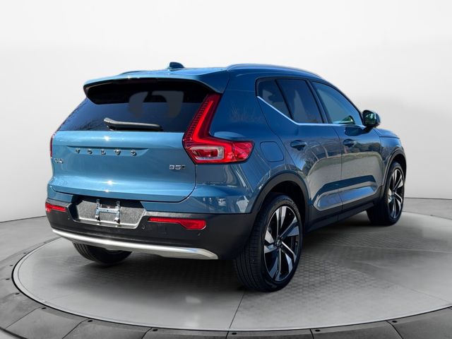 2024 Volvo XC40 Plus Bright Theme