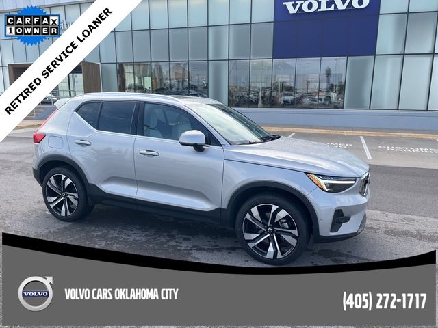 2024 Volvo XC40 Plus Bright Theme