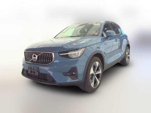 2024 Volvo XC40 Plus Bright Theme