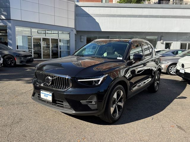 2024 Volvo XC40 Plus Bright Theme