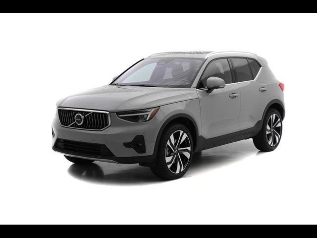 2024 Volvo XC40 Plus Bright Theme