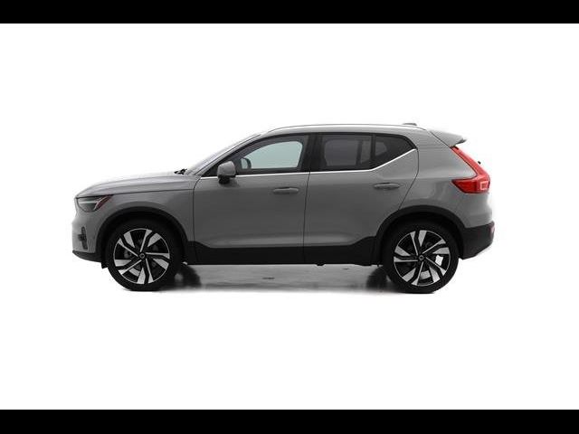 2024 Volvo XC40 Plus Bright Theme