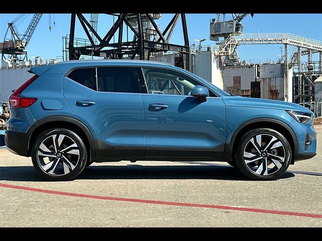 2024 Volvo XC40 Plus Bright Theme