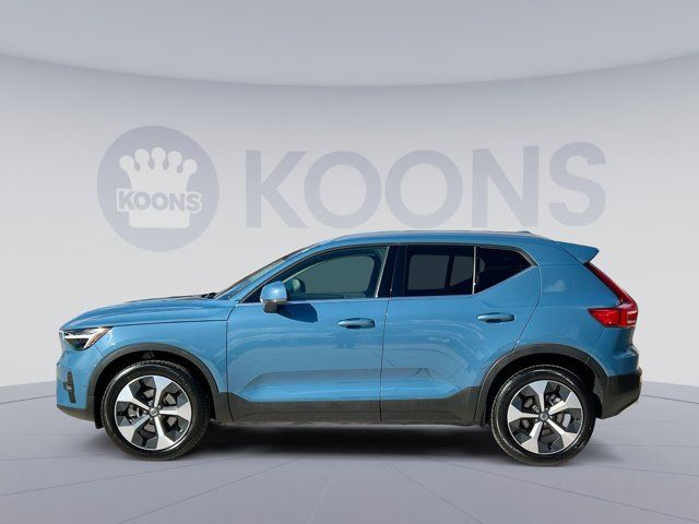 2024 Volvo XC40 Plus Bright Theme