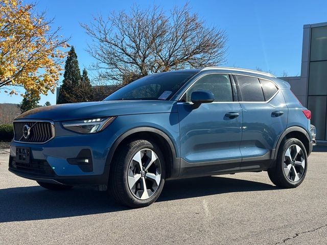 2024 Volvo XC40 Plus Bright Theme