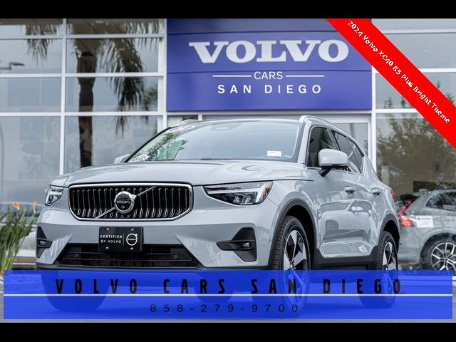 2024 Volvo XC40 Plus Bright Theme