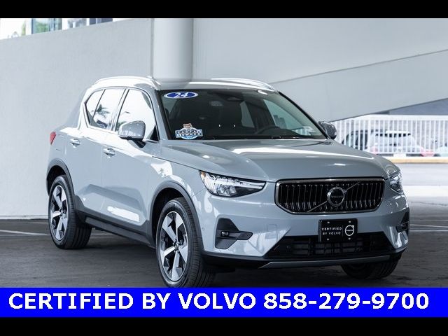 2024 Volvo XC40 Plus Bright Theme