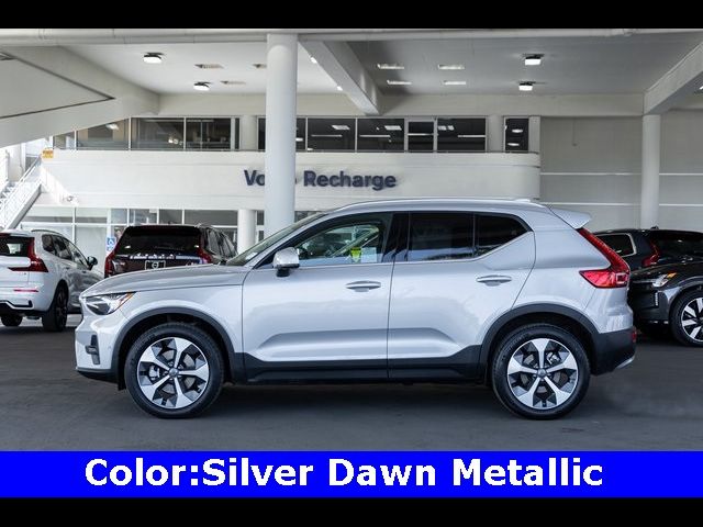 2024 Volvo XC40 Plus Bright Theme