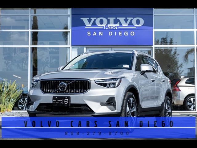 2024 Volvo XC40 Plus Bright Theme