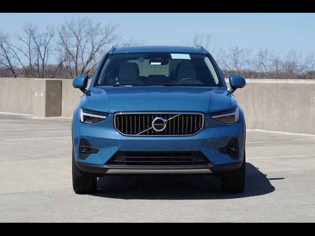 2024 Volvo XC40 Plus Bright Theme