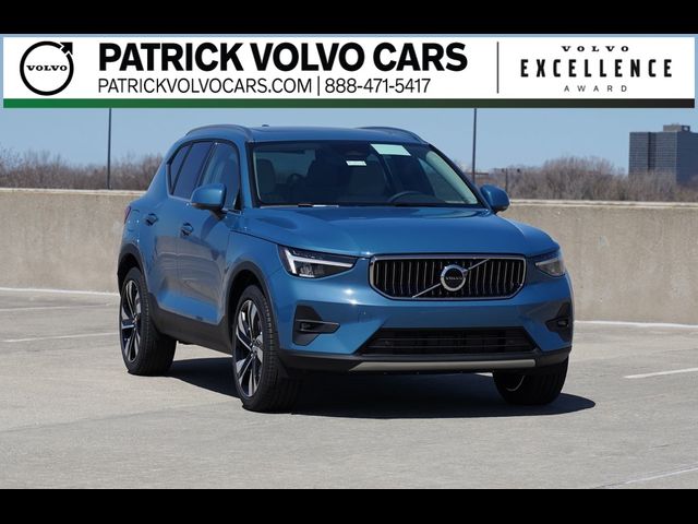 2024 Volvo XC40 Plus Bright Theme