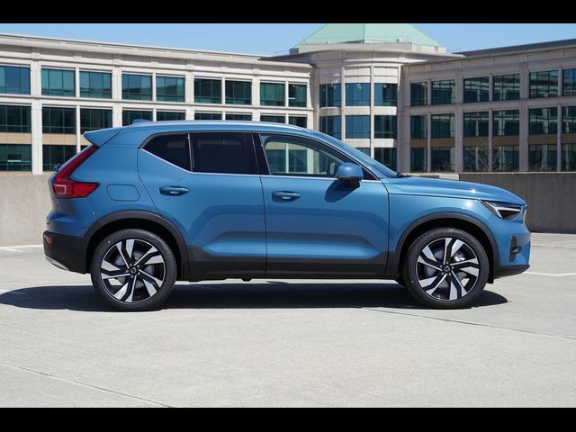 2024 Volvo XC40 Plus Bright Theme