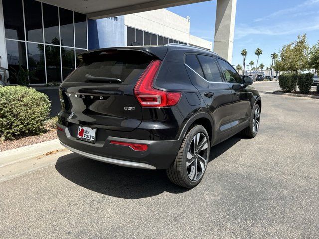 2024 Volvo XC40 Plus Bright Theme