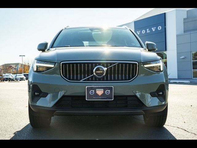 2024 Volvo XC40 Plus Bright Theme