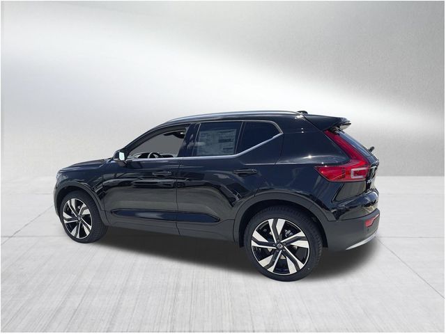 2024 Volvo XC40 Plus Bright Theme