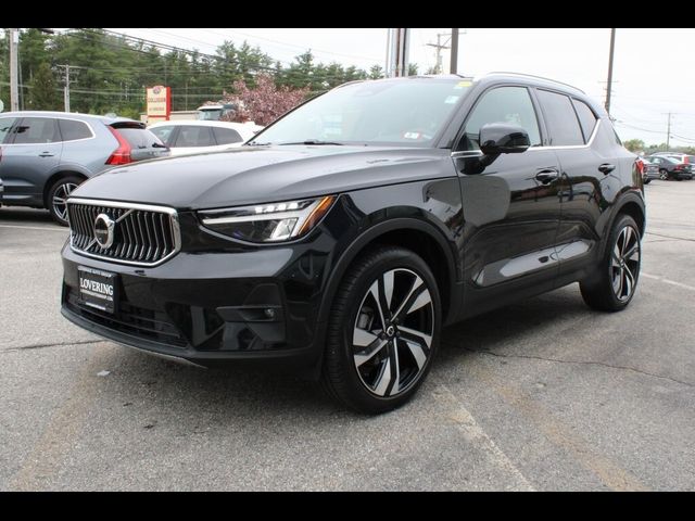 2024 Volvo XC40 Plus Bright Theme