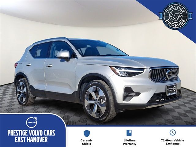 2024 Volvo XC40 Plus Bright Theme