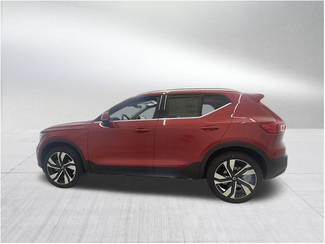 2024 Volvo XC40 Plus Bright Theme