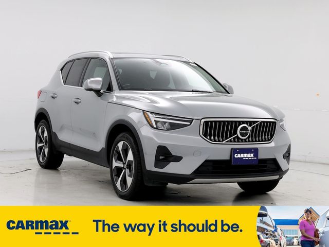 2024 Volvo XC40 Plus Bright Theme