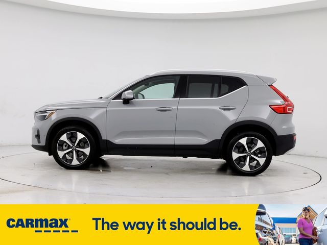 2024 Volvo XC40 Plus Bright Theme