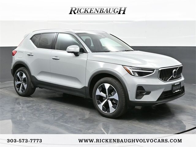 2024 Volvo XC40 Plus Bright Theme