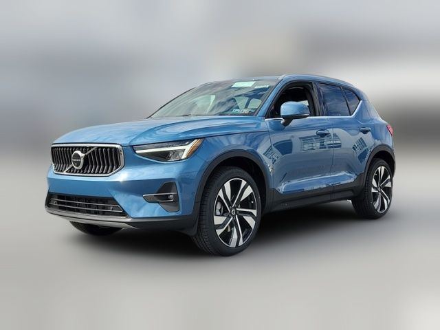 2024 Volvo XC40 Plus Bright Theme