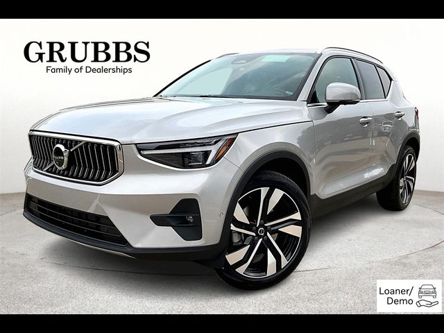 2024 Volvo XC40 Plus Bright Theme