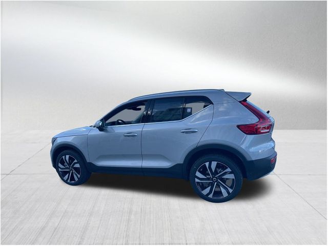 2024 Volvo XC40 Plus Bright Theme