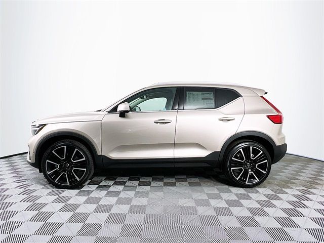 2024 Volvo XC40 Plus Bright Theme