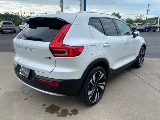 2024 Volvo XC40 Plus Bright Theme