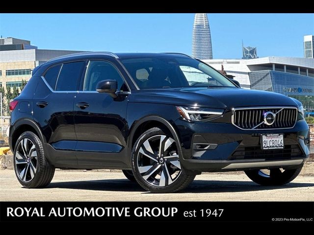 2024 Volvo XC40 Plus Bright Theme