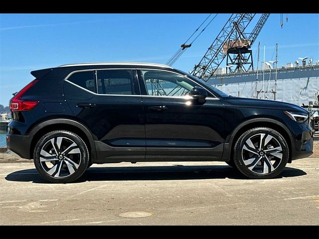 2024 Volvo XC40 Plus Bright Theme