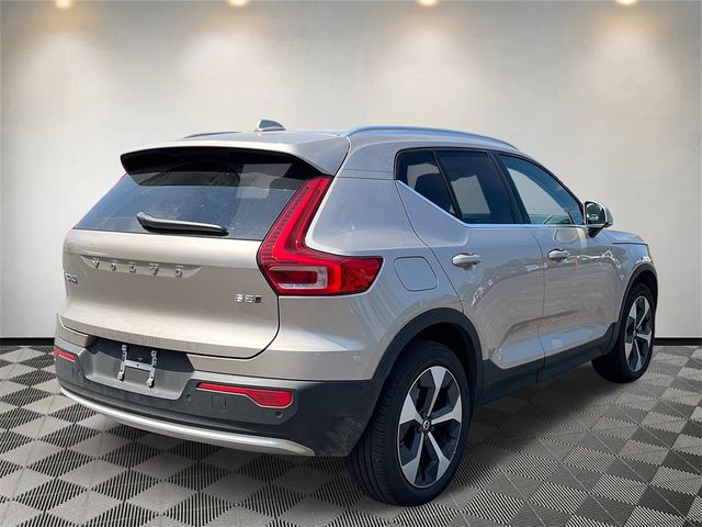 2024 Volvo XC40 Plus Bright Theme