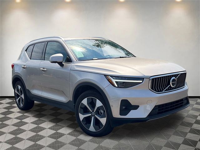 2024 Volvo XC40 Plus Bright Theme