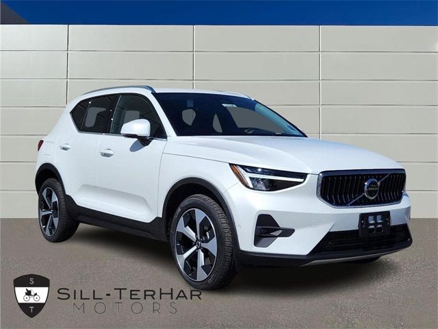 2024 Volvo XC40 Plus Bright Theme