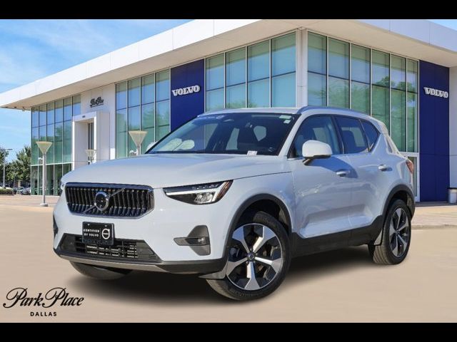 2024 Volvo XC40 Plus Bright Theme