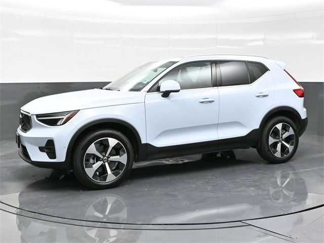 2024 Volvo XC40 Plus Bright Theme