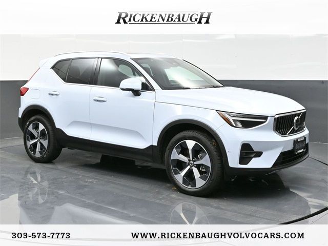 2024 Volvo XC40 Plus Bright Theme