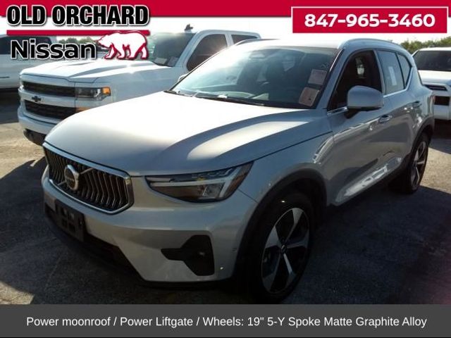 2024 Volvo XC40 Plus Bright Theme