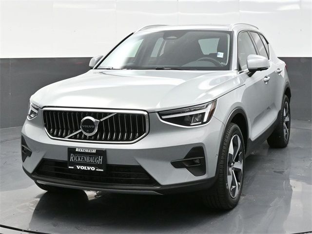 2024 Volvo XC40 Plus Bright Theme