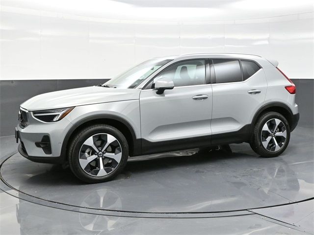 2024 Volvo XC40 Plus Bright Theme