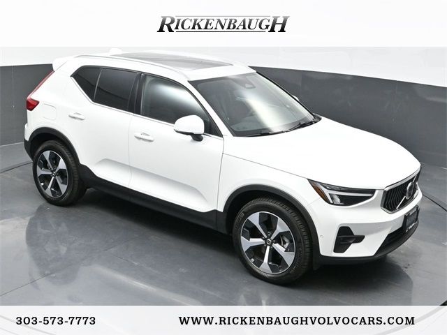 2024 Volvo XC40 Plus Bright Theme