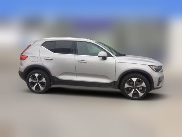 2024 Volvo XC40 Plus Bright Theme