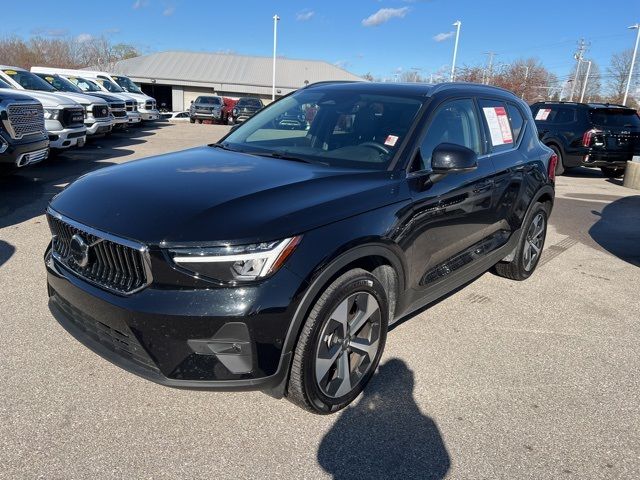 2024 Volvo XC40 Plus Bright Theme