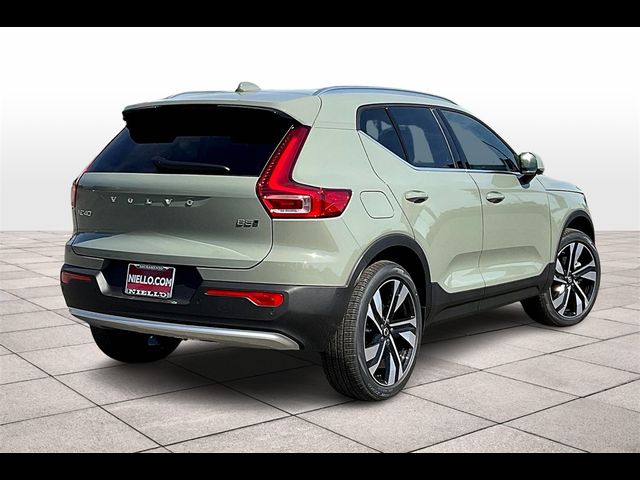 2024 Volvo XC40 Plus Bright Theme