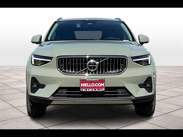 2024 Volvo XC40 Plus Bright Theme