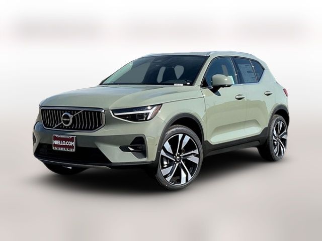 2024 Volvo XC40 Plus Bright Theme