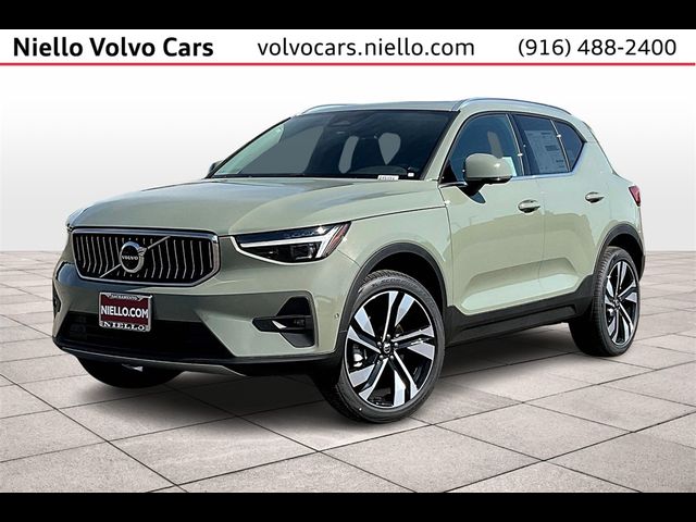 2024 Volvo XC40 Plus Bright Theme