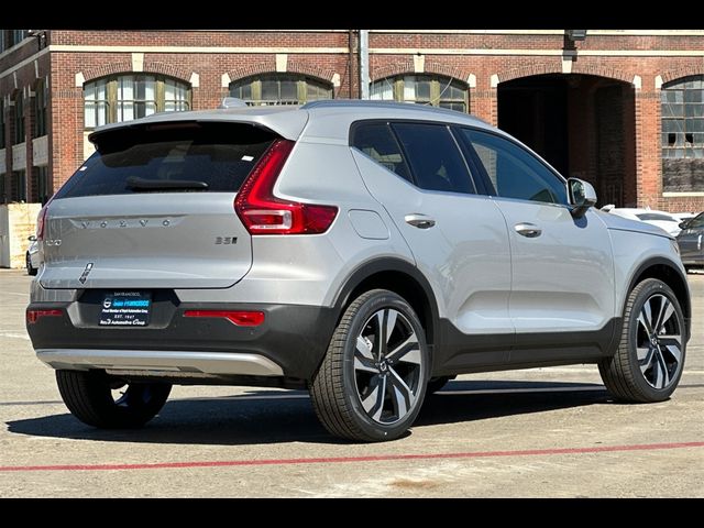 2024 Volvo XC40 Plus Bright Theme