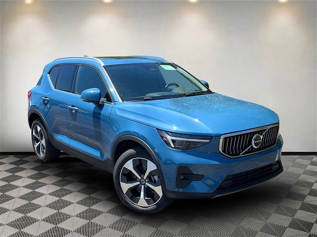 2024 Volvo XC40 Plus Bright Theme